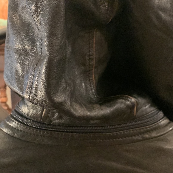 Men’s Danier, black leather jacket with detachable hood, labeled XL - Picture 6 of 16